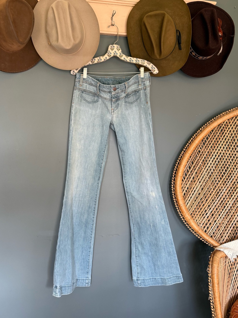 Citizens of humanity, low rise  Y2K Light Wash flare Jeans sz 29